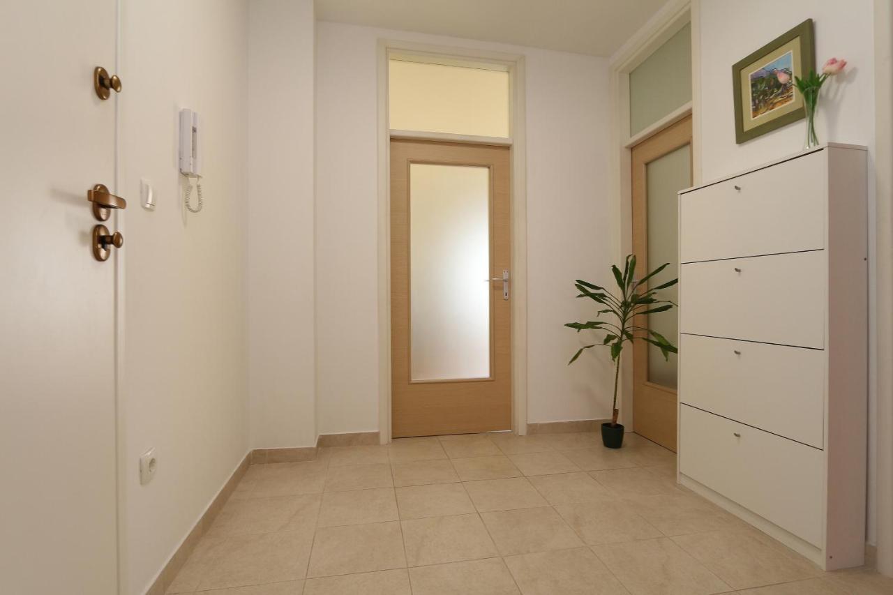 Apartment With A Parking Space - 13871 Makarska